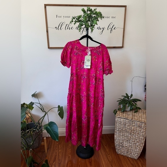 NWT Cute, hot, pink floral, cotton tiered dress - Picture 3 of 9